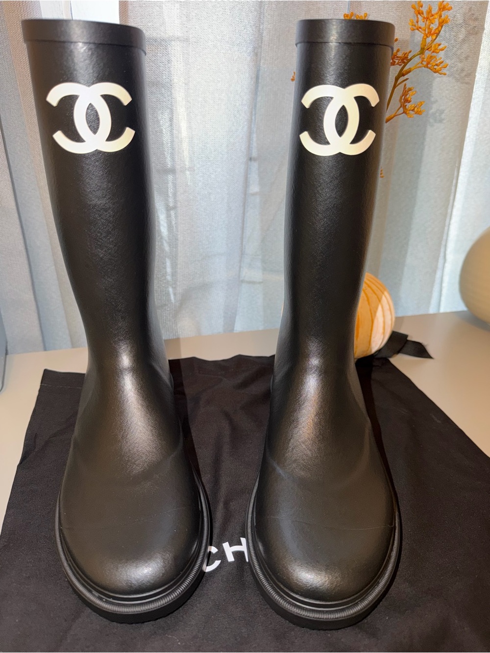 CHANEL Black CC Rain Boots Size 38 Brand New Box Dust Bag - Picture 11 of 13
